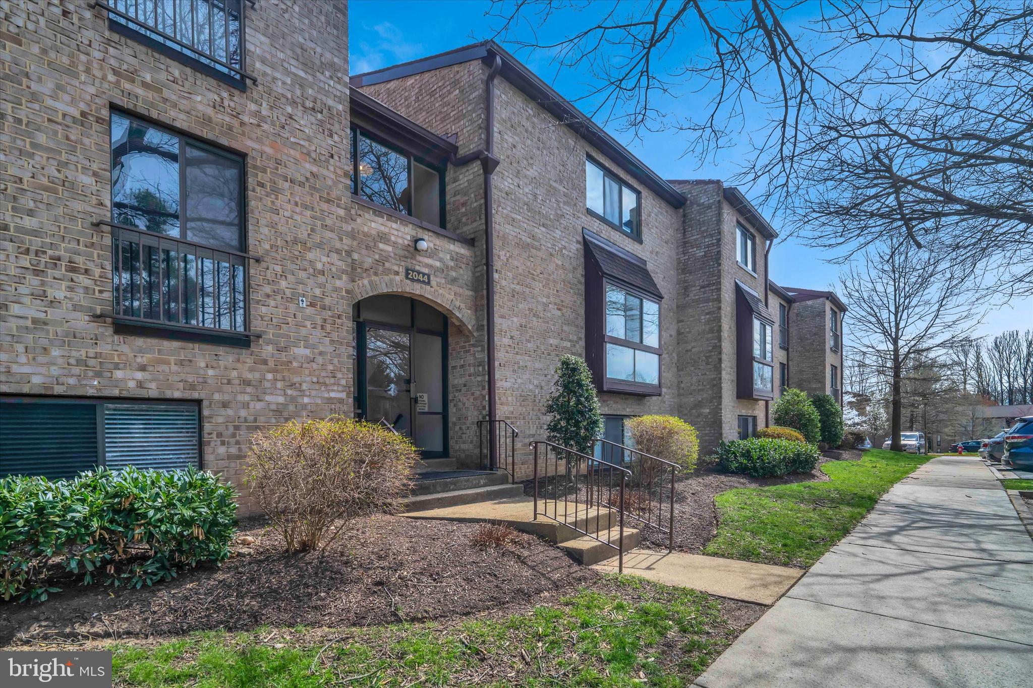 2044 Royal Fern Court, Unit 1A Reston, VA 20191 - Photo 3 of 35