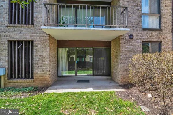 $290,000 | 2044 Royal Fern Court, Unit 1A, Reston, VA 20191
