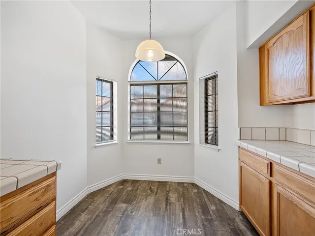 $300,000 | 19246 Pine Way, Apple Valley, CA 92308