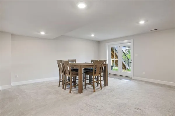 a view of a livingroom with furniture