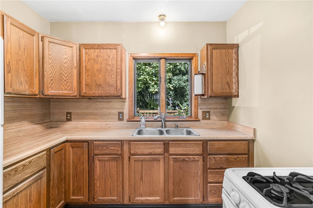 80 Cooper Avenue Woonsocket, RI 02895 - Photo 26 of 40