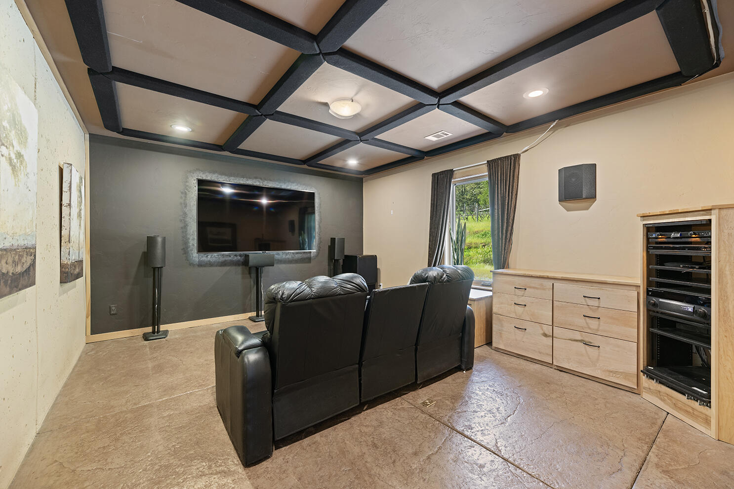 1104 Upper Cow Creek Road Azalea, OR 97410 - Photo 26 of 77 a living room with furniture and a flat screen tv