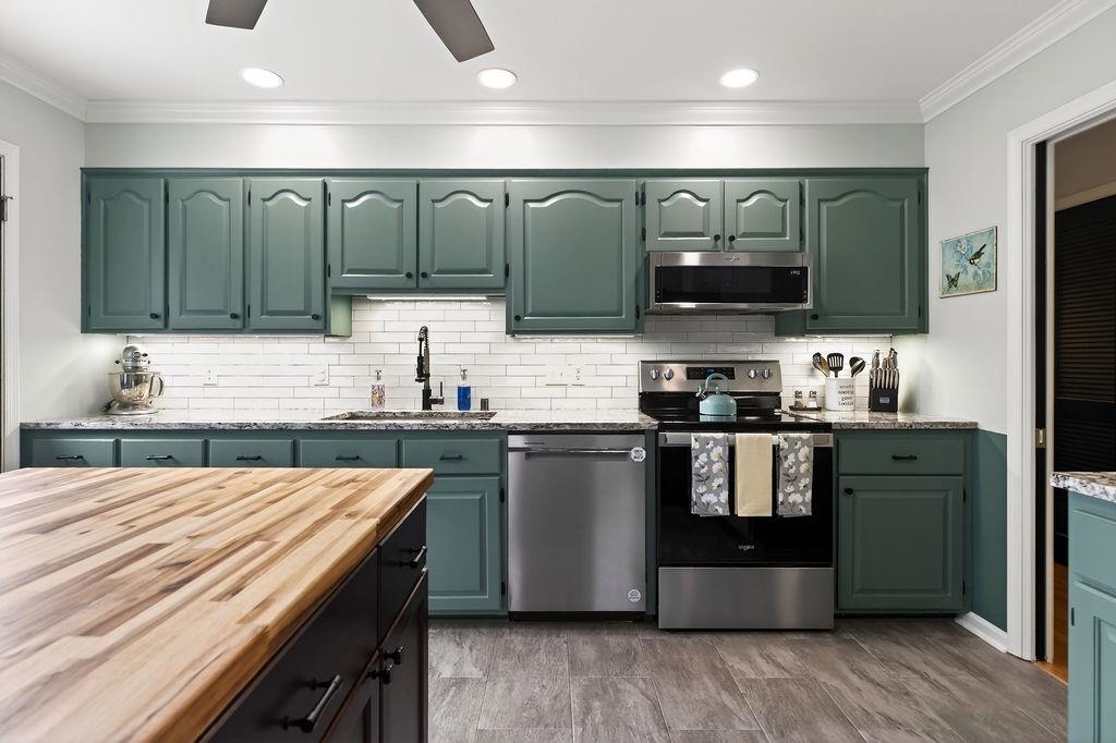 224 Meadowbrook Road Staunton, VA 24401 - Photo 3 of 59