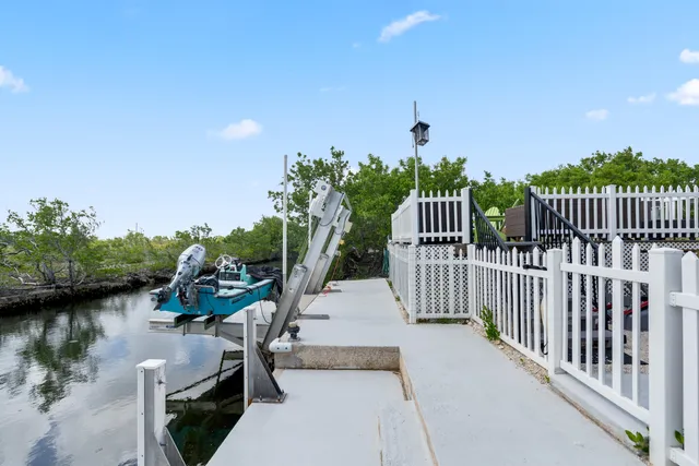 $1,850,000 | 3746 Park Avenue, Big Pine Key, FL 33043