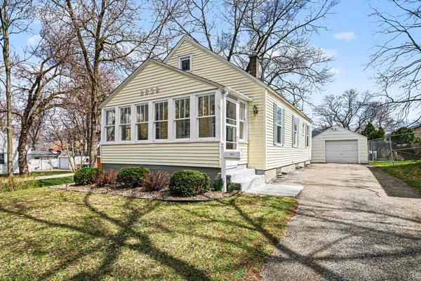 $234,900 | 2638 Longstreet Avenue Southwest, Wyoming, MI 49509