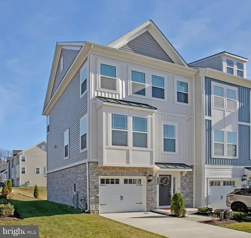 a tall building with a outdoor space