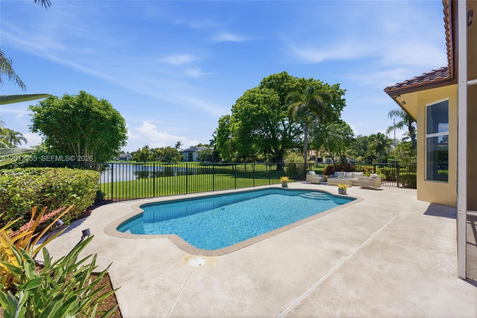3160 Paddock Road Weston, FL 33331 - Photo 4 of 30
