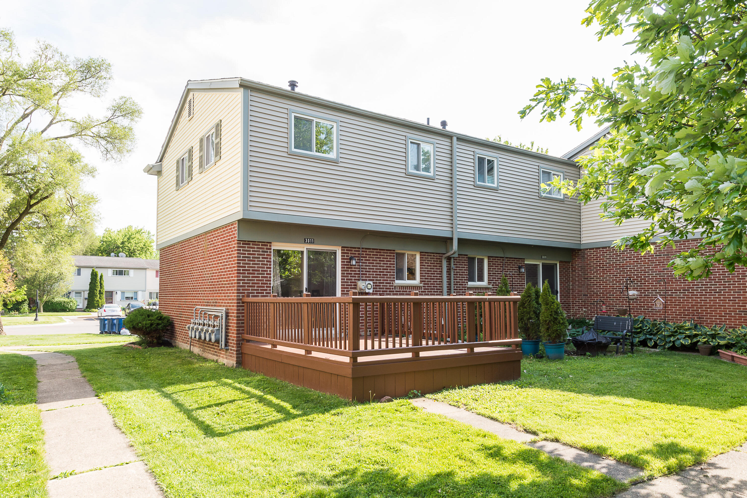 3011 Williamsburg Road Ann Arbor, MI 48108 - Photo 2 of 41 deck