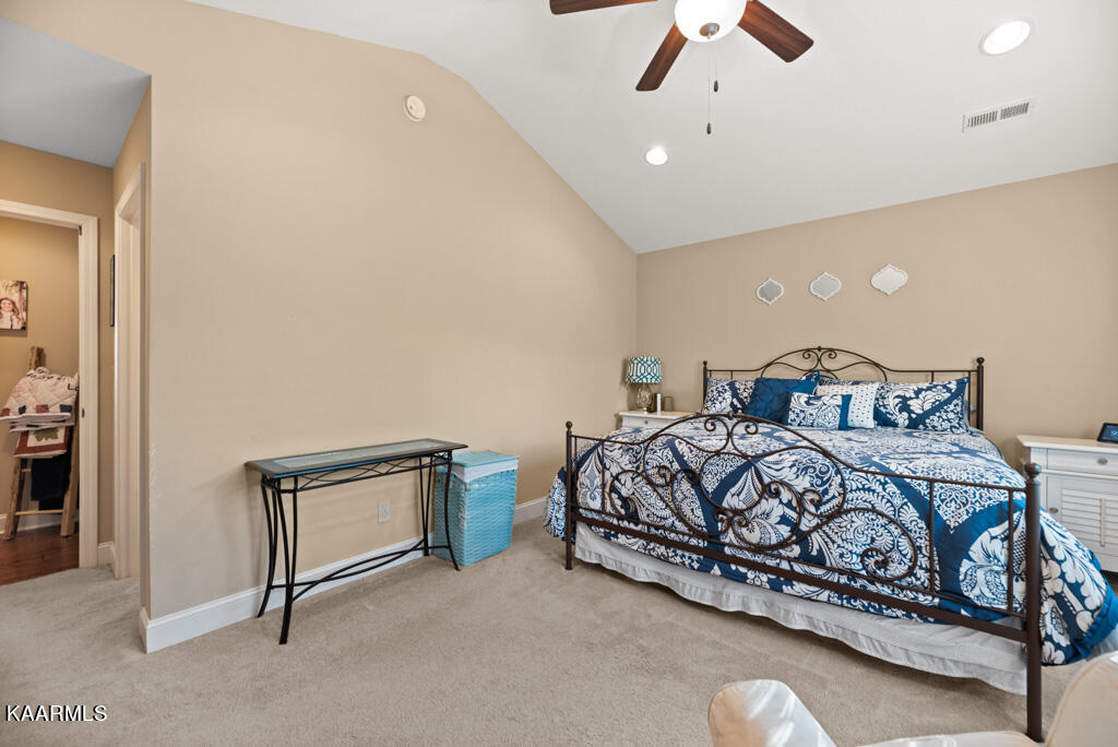 171 Crossroads Boulevard Oak Ridge, TN 37830 - Photo 14 of 29 Master Bedroom