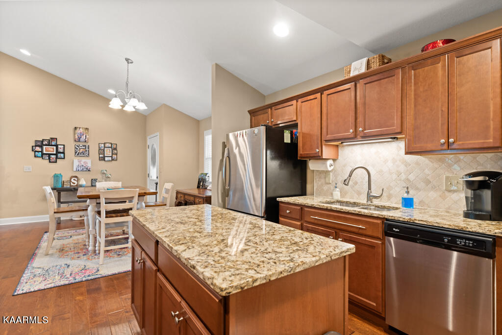 171 Crossroads Boulevard Oak Ridge, TN 37830 - Photo 9 of 29 Kitchen