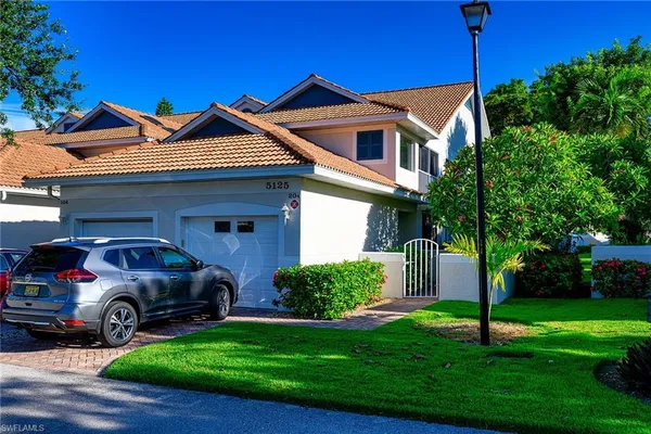 $5,650 | 5125 Cedar Springs Drive, Unit 204, Naples, FL 34110