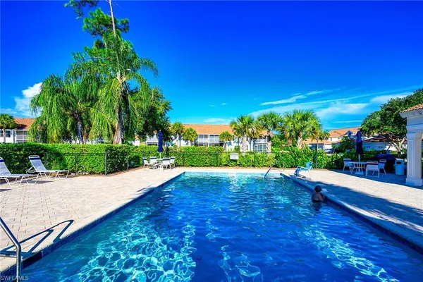 $5,650 | 5125 Cedar Springs Drive, Unit 204, Naples, FL 34110