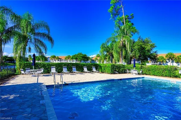 $5,650 | 5125 Cedar Springs Drive, Unit 204, Naples, FL 34110