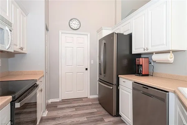$5,650 | 5125 Cedar Springs Drive, Unit 204, Naples, FL 34110