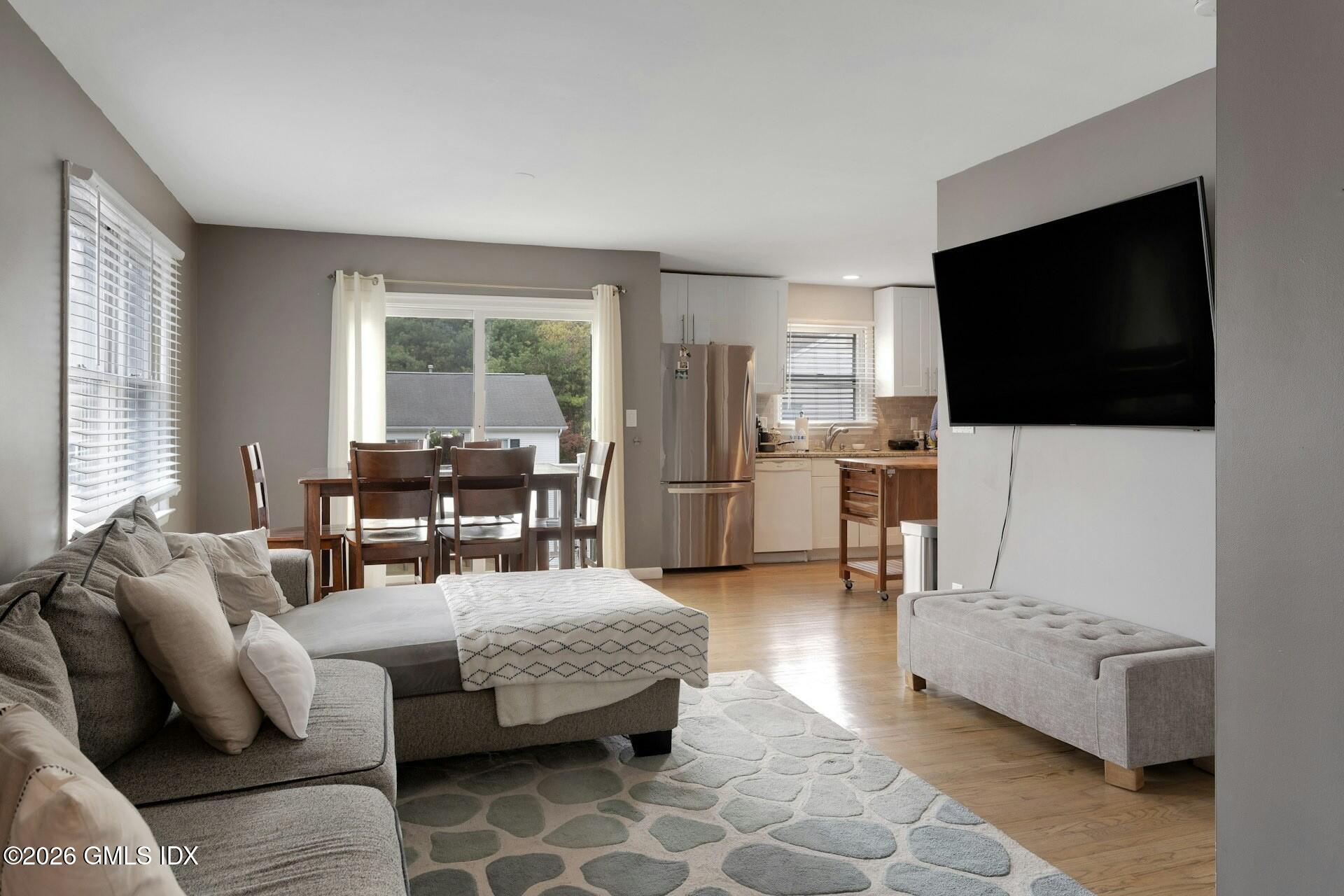 34 Pemberwick Road, Unit 1 Greenwich, CT 06831 - Photo 3 of 8 Living Room