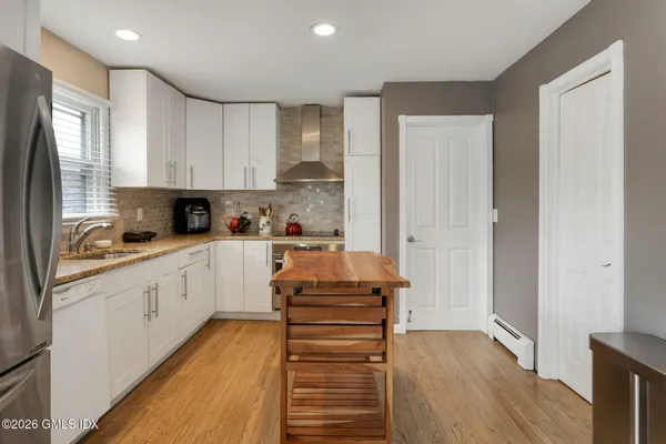 $2,550 | 34 Pemberwick Road, Unit 1, Greenwich, CT 06831