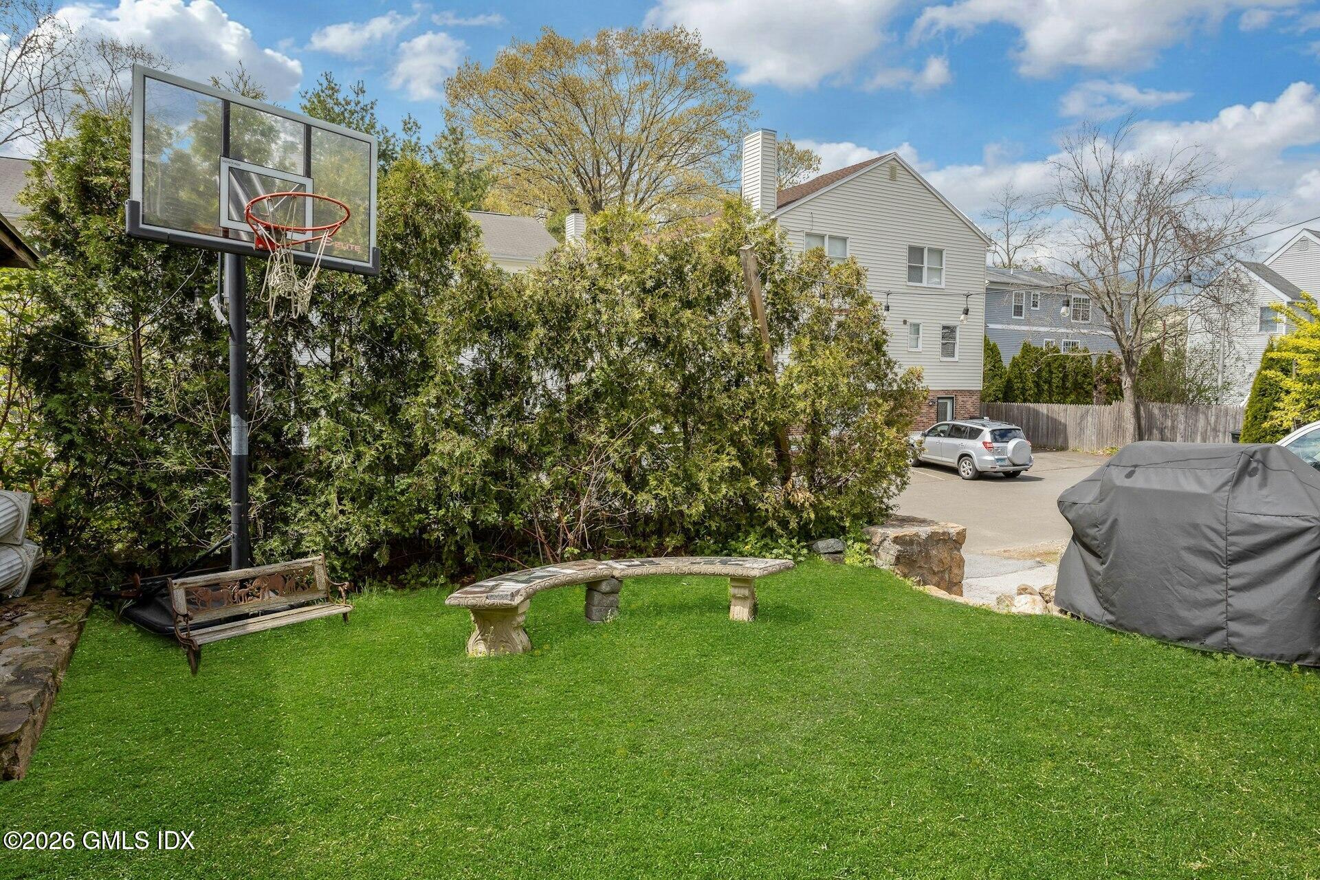 34 Pemberwick Road, Unit 1 Greenwich, CT 06831 - Photo 8 of 8 Yard