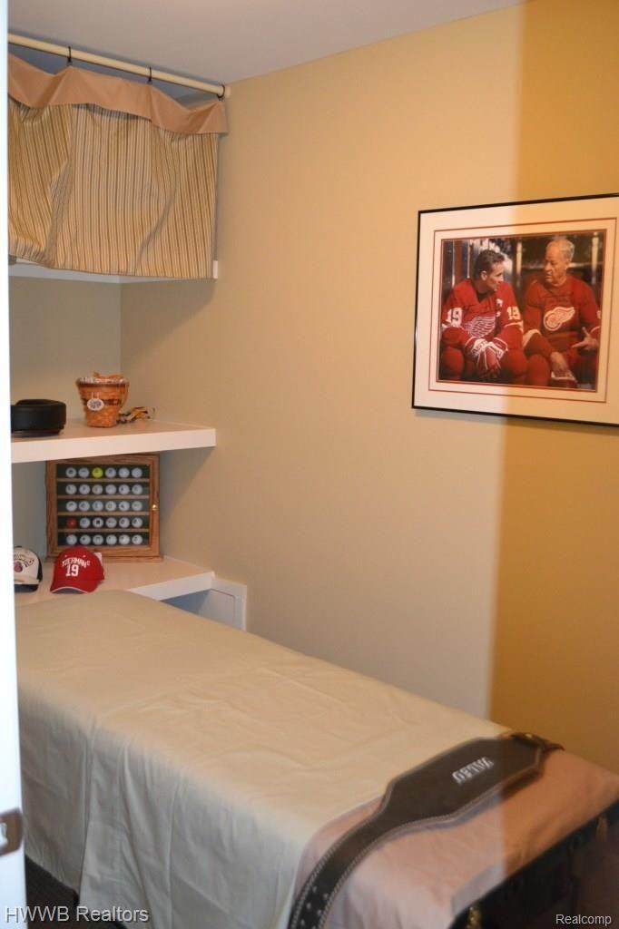 5555 North Livernois Road Rochester, MI 48306 - Photo 51 of 99 Massage Anyone?