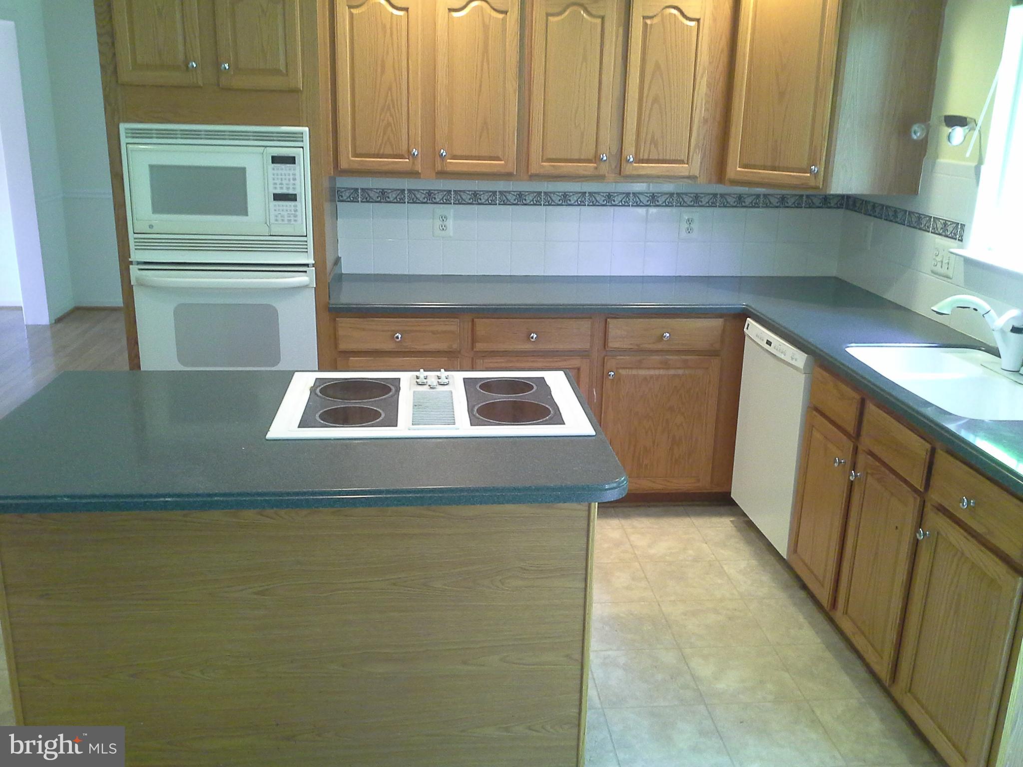 10408 Navarone Place Manassas, VA 20110 - Photo 14 of 31