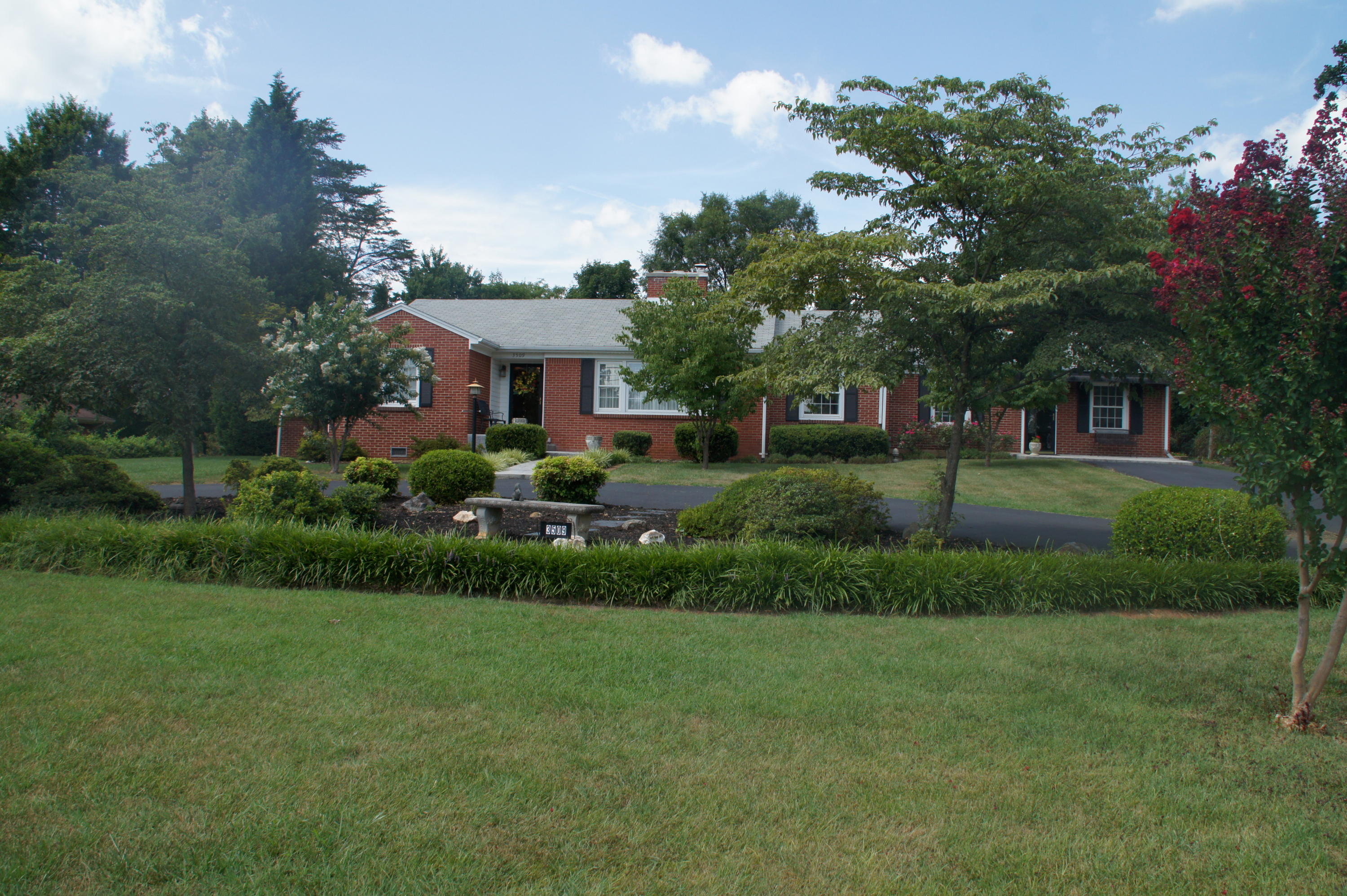 3509 Windsor Road Roanoke, VA 24018 - Photo 2 of 41 Welcome Home
