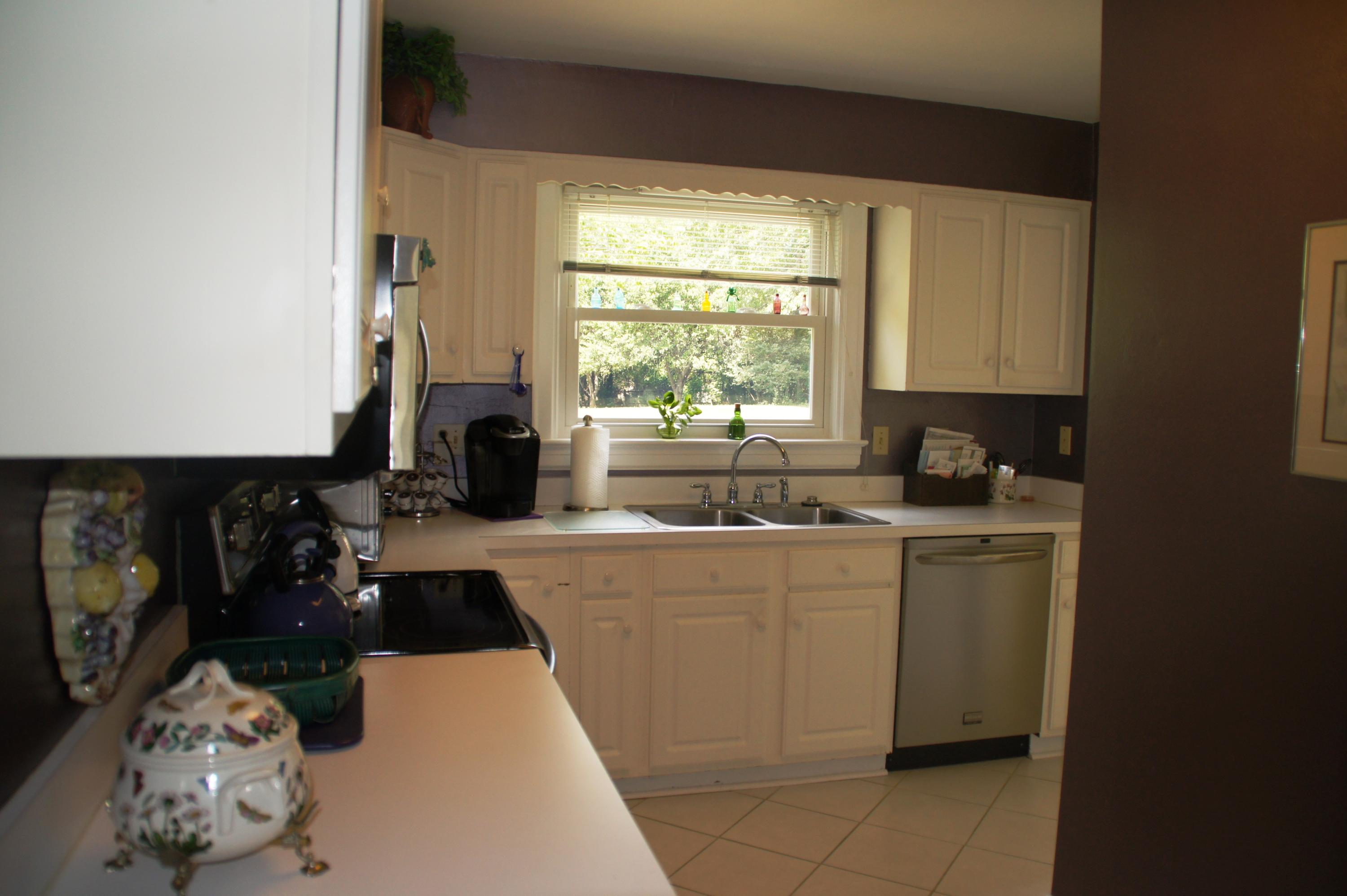 3509 Windsor Road Roanoke, VA 24018 - Photo 13 of 41 Kitchen