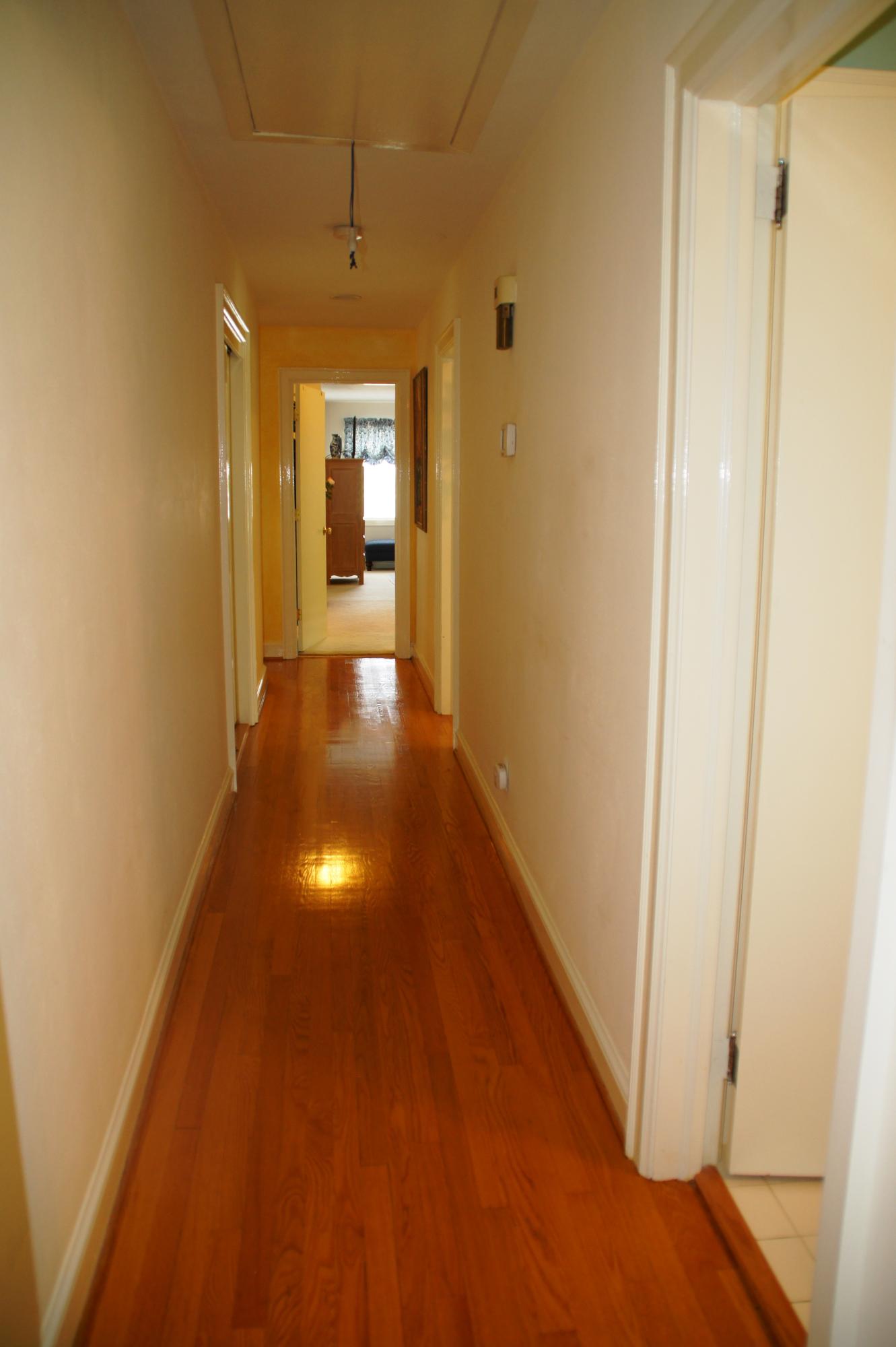 3509 Windsor Road Roanoke, VA 24018 - Photo 19 of 41 Hall
