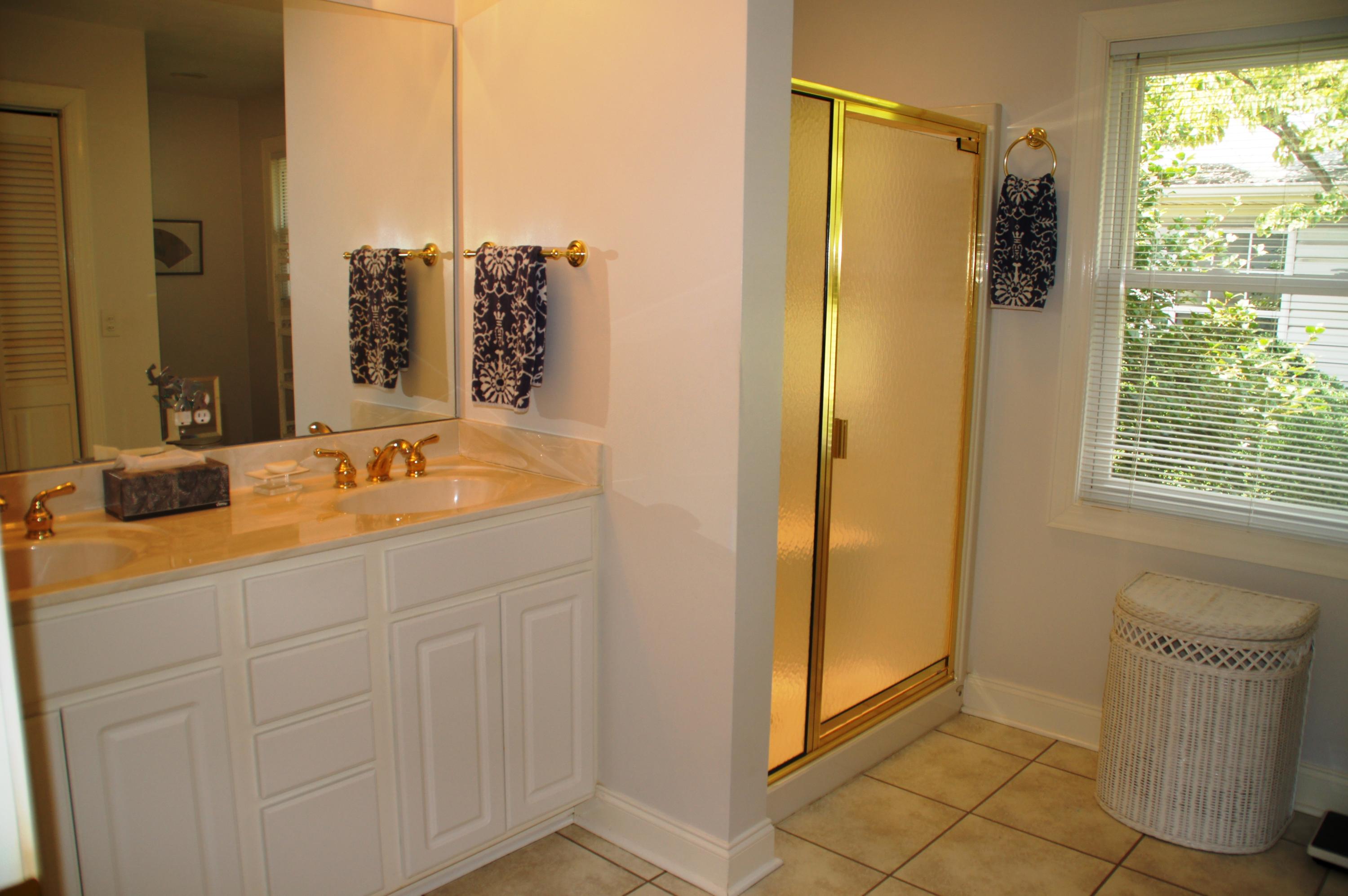 3509 Windsor Road Roanoke, VA 24018 - Photo 21 of 41 Master Bathroom