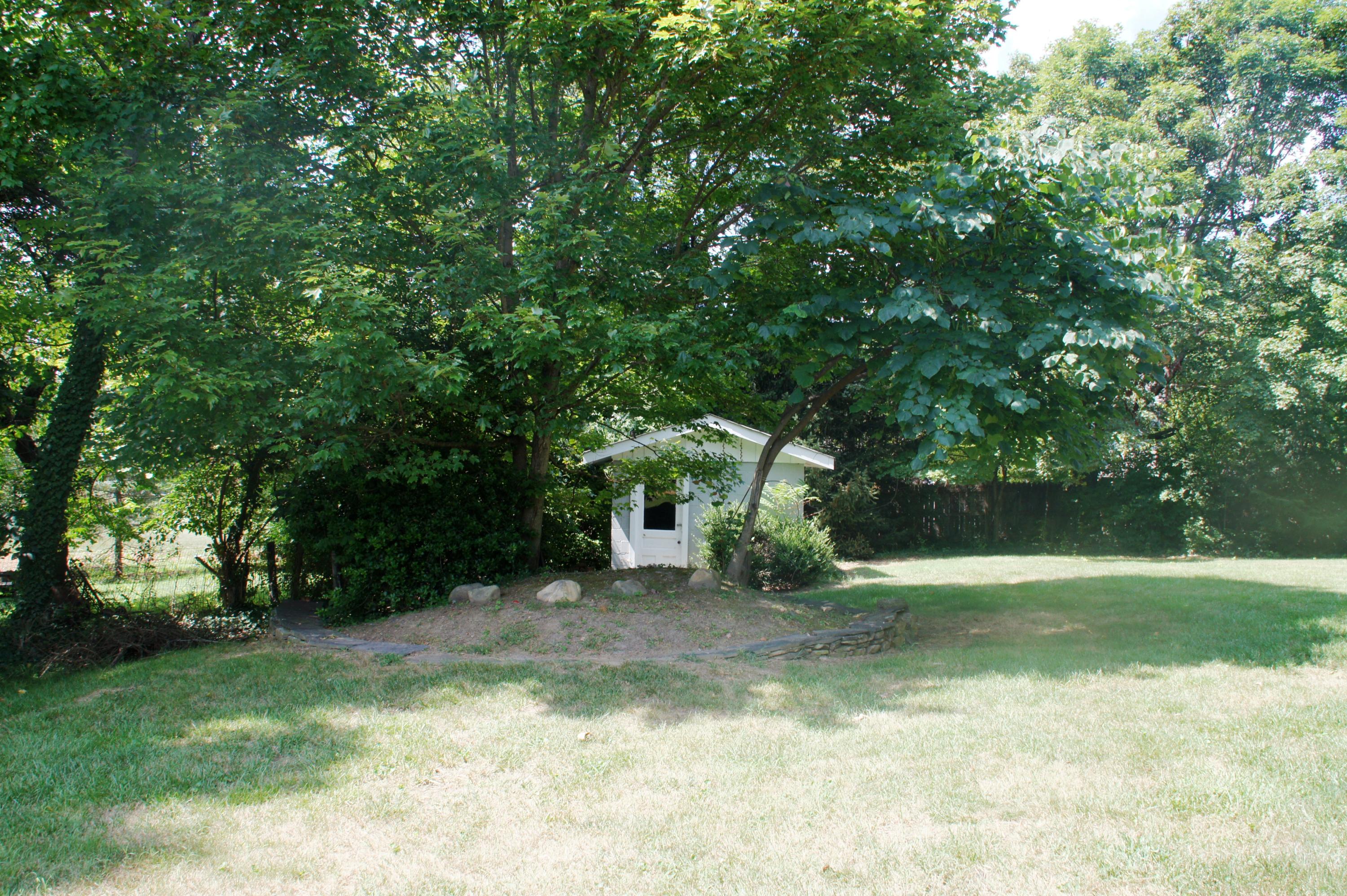 3509 Windsor Road Roanoke, VA 24018 - Photo 35 of 41 Shed