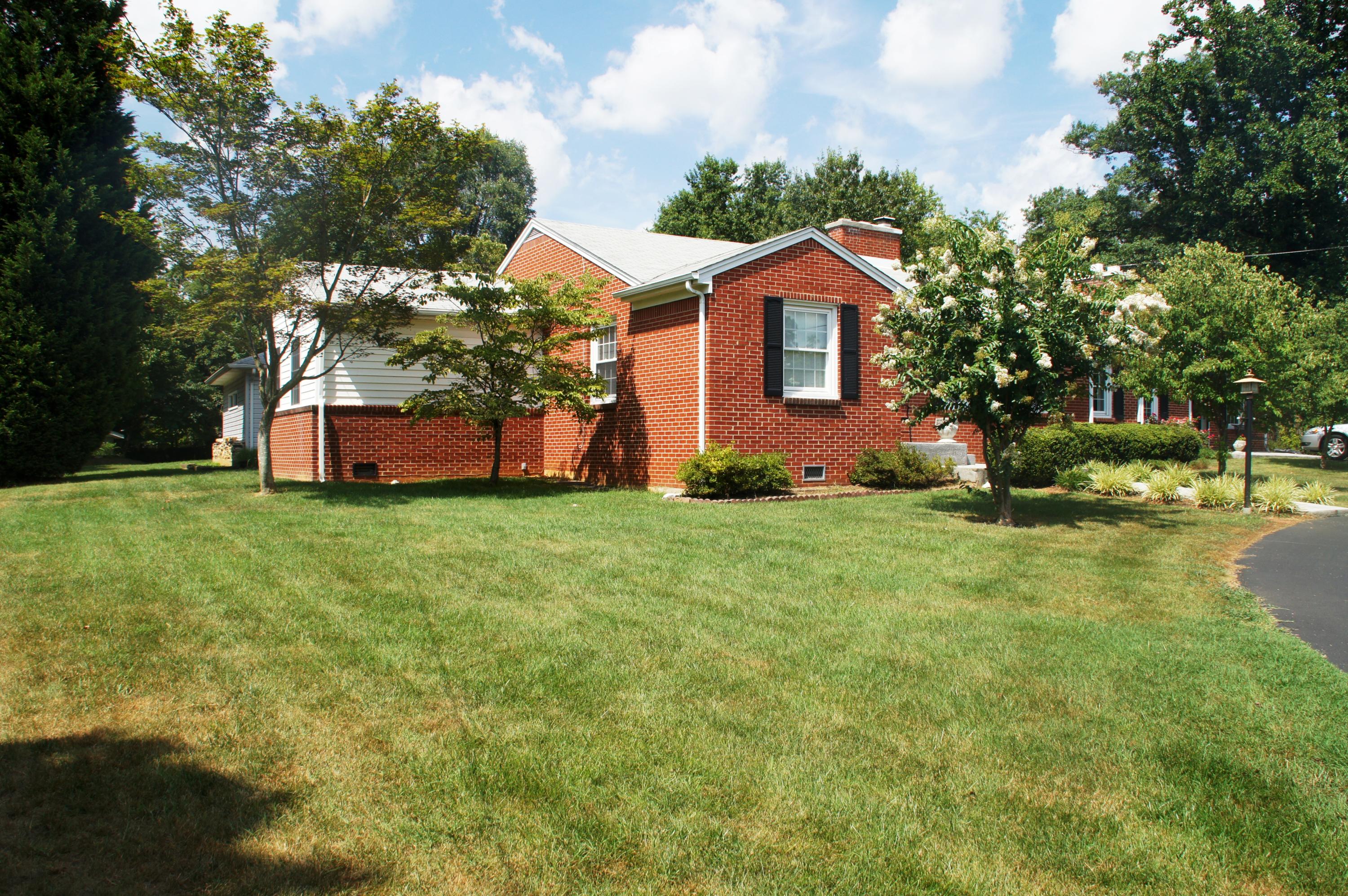 3509 Windsor Road Roanoke, VA 24018 - Photo 37 of 41 Side View