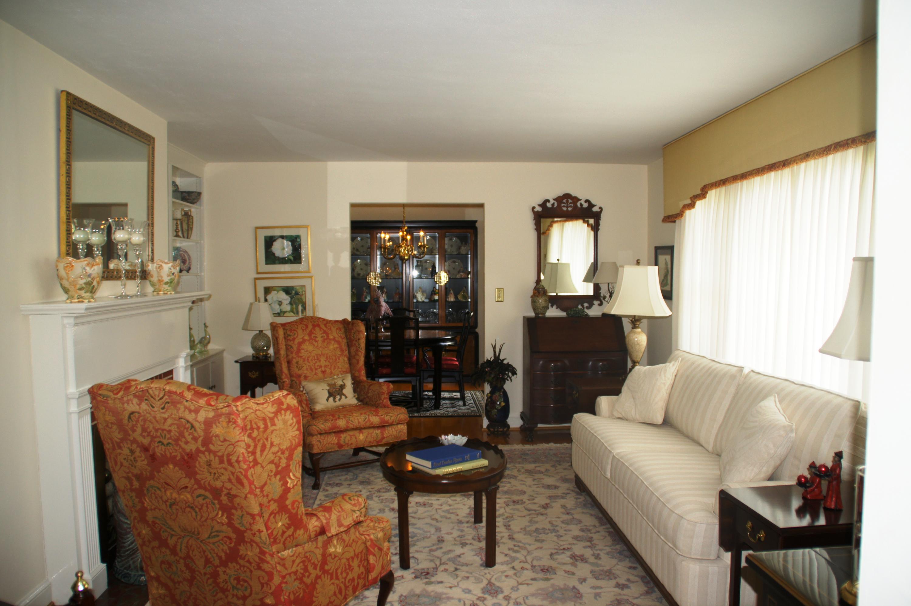 3509 Windsor Road Roanoke, VA 24018 - Photo 5 of 41 Living Room