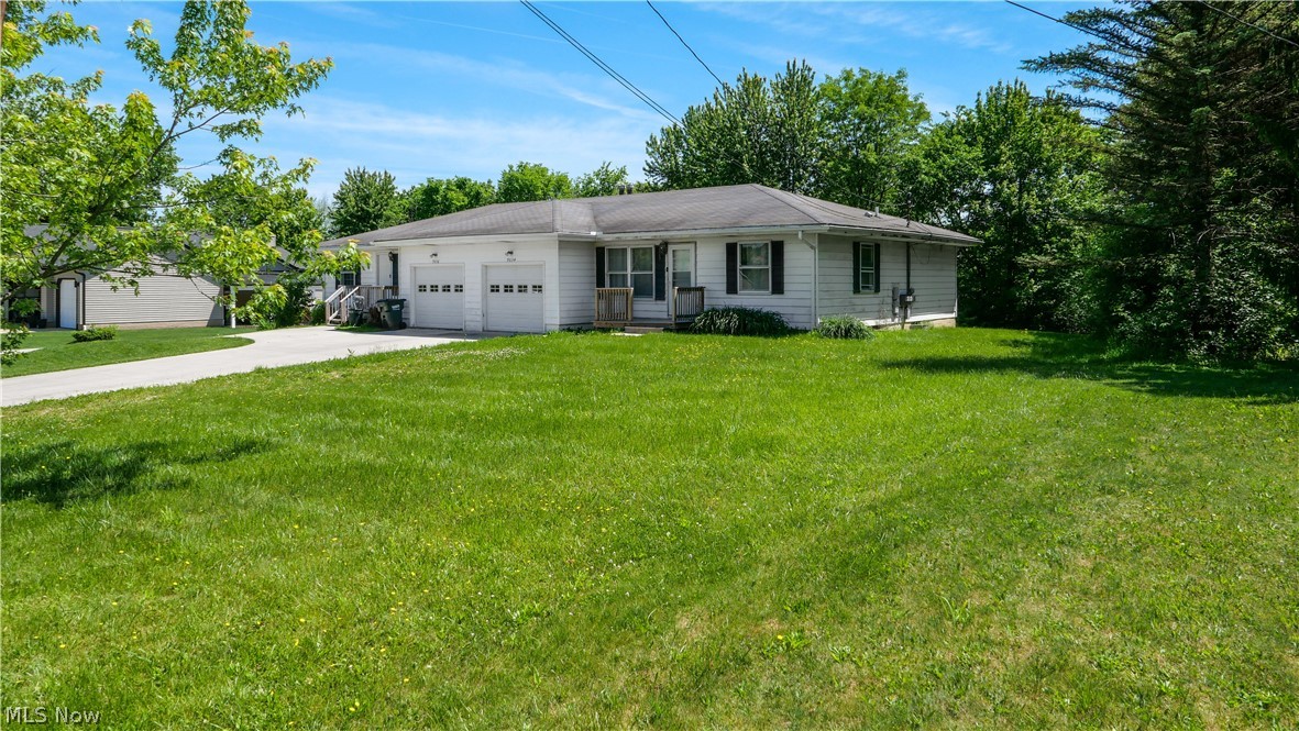 9034 Wiencek Road Streetsboro, OH 44241 - Photo 15 of 21 Side view of property