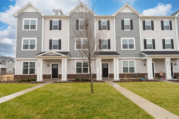 $550,000 | 4429 Chelsea Mnr Circle, Aurora, IL 60504