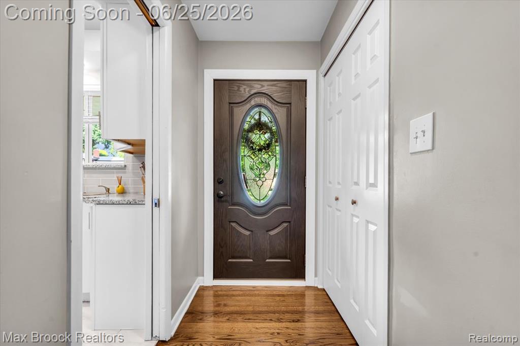 28403 Peppermill Road Farmington, MI 48331 - Photo 3 of 33