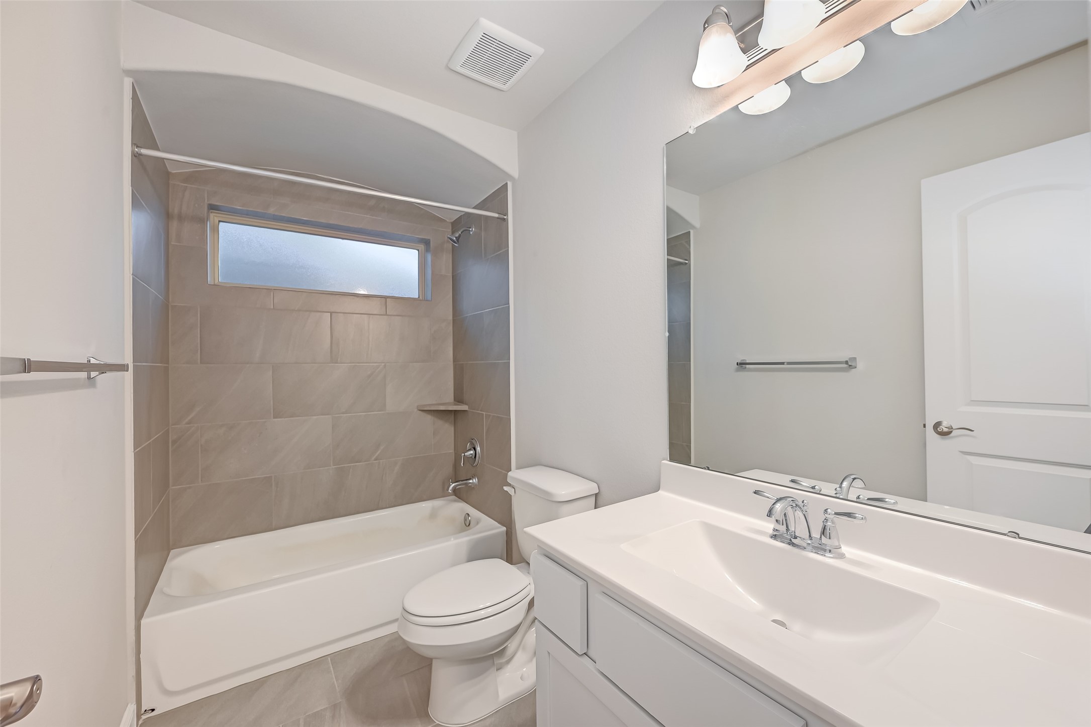 3327 Learning Tree Lane Rosenberg, TX 77471 - Photo 32 of 50 2nd Floor secondary bathroom #1