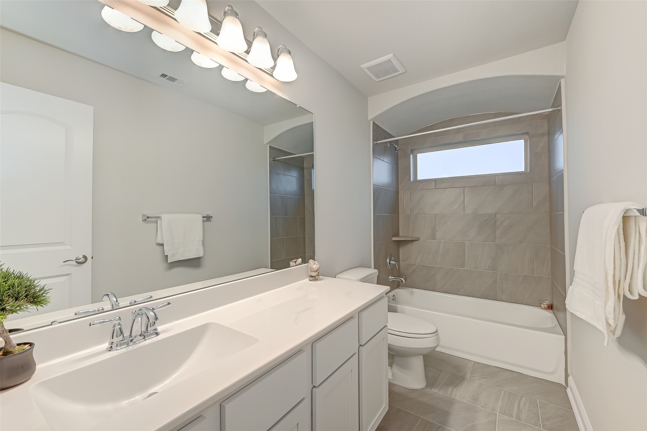 3327 Learning Tree Lane Rosenberg, TX 77471 - Photo 37 of 50 2nd Floor full bathroom #2 offers plenty of countertop space and cabinets for storage.