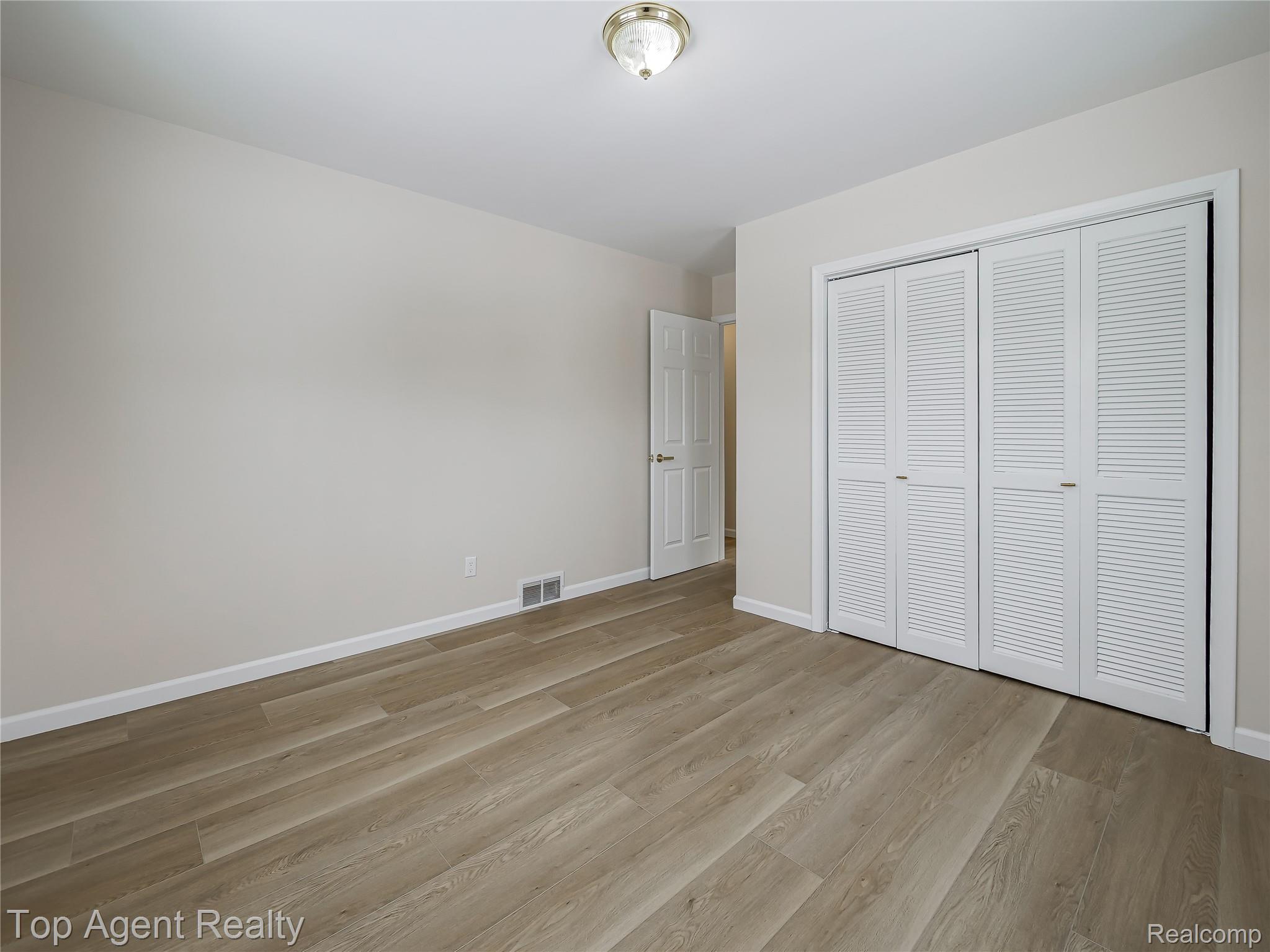 20580 21 Mile Road Macomb, MI 48044 - Photo 28 of 41 21 Mile-26.jpg