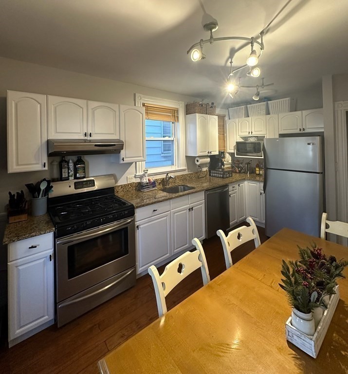7 Hatch Street, Unit 2 Boston, MA 02127 - Photo 3 of 9