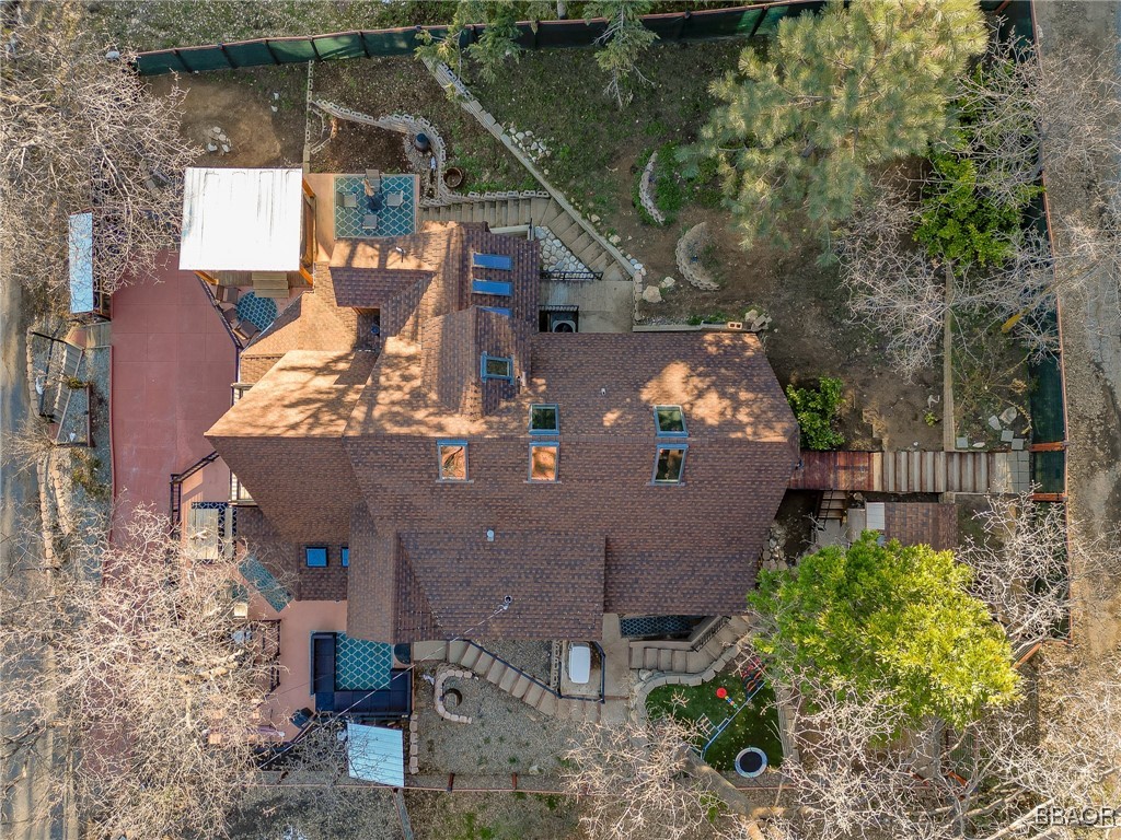 28971 Banff Drive Lake Arrowhead, CA 92352 - Photo 43 of 46 an aerial view of a house with a yard