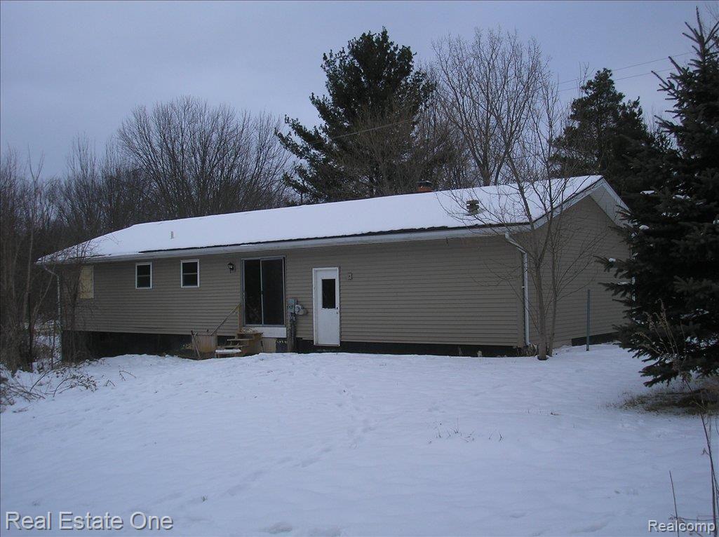 8945 West Coon Lake Road Gregory, MI 48137 - Photo 3 of 15 Rear