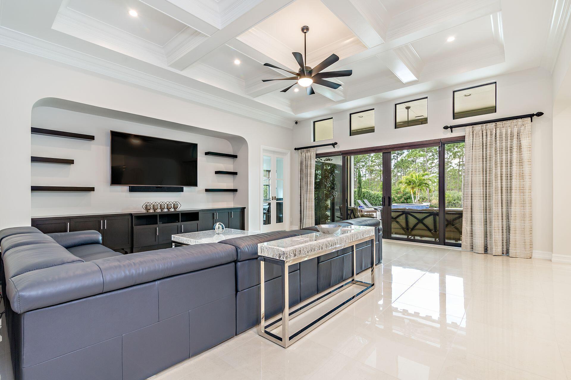 19240 Southeast Hidden Bridge Court Jupiter, FL 33458 - Photo 14 of 60 10