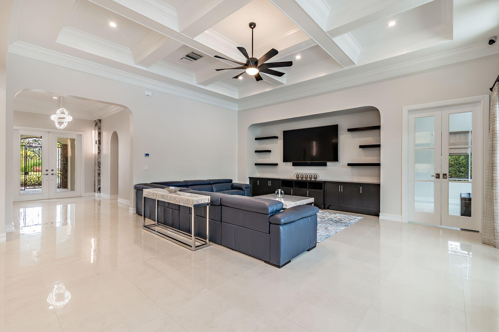19240 Southeast Hidden Bridge Court Jupiter, FL 33458 - Photo 15 of 60 11