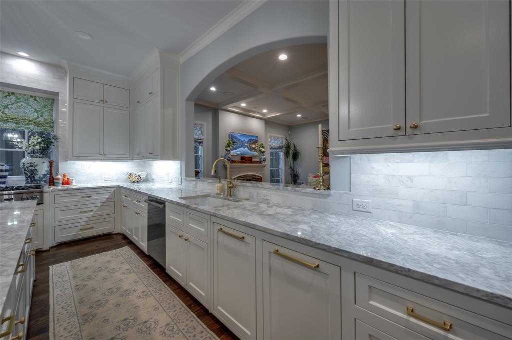 6510 Northwood Road Dallas, TX 75225 - Photo 13 of 40