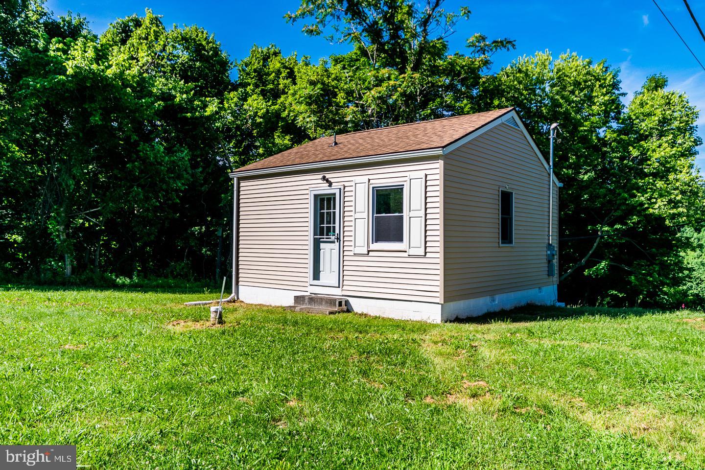4665 Cacapon Road Berkeley Springs, WV 25411 - Photo 5 of 45 Gallery Image 5
