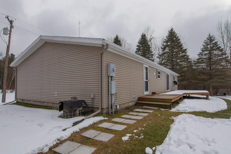 3963 North Castor Road Coleman, MI 48618 - Photo 8 of 21 1871955-7.JPG