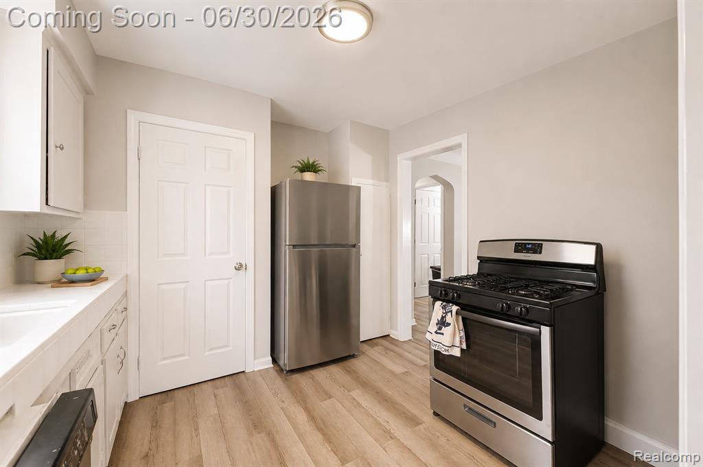 10883 Balfour Road Detroit, MI 48224 - Photo 6 of 30