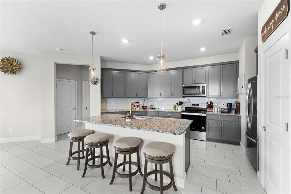 7434 35th Lane East Sarasota, FL 34243 - Photo 6 of 20 Gallery Image 6