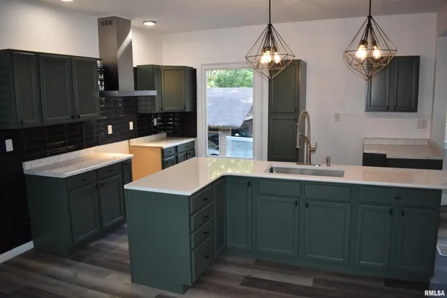 $199,900 | 926 43rd Street, Rock Island, IL 61201