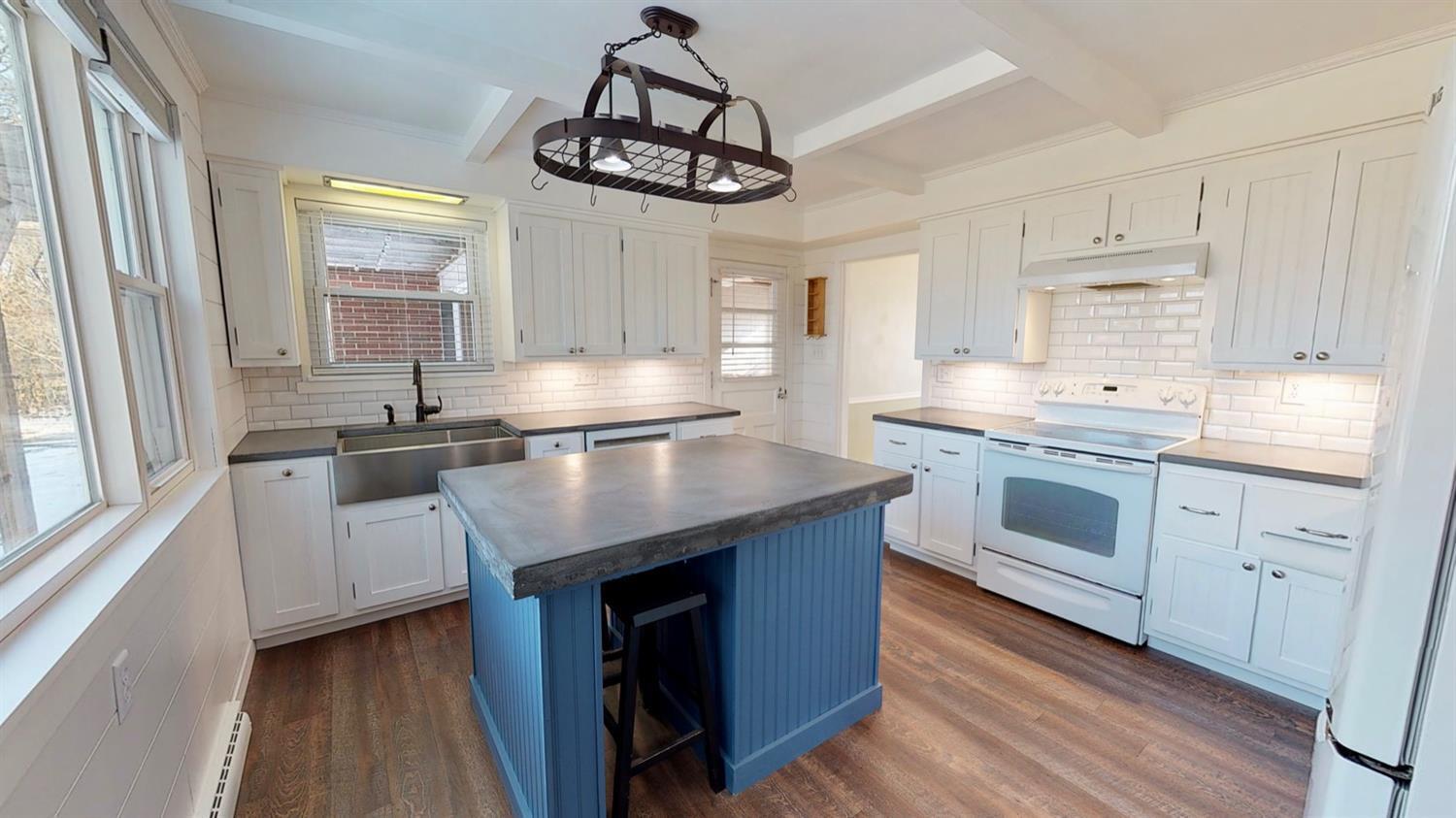 1028 West Galbraith Road Cincinnati, OH 45231 - Photo 16 of 36 Gallery Image 16
