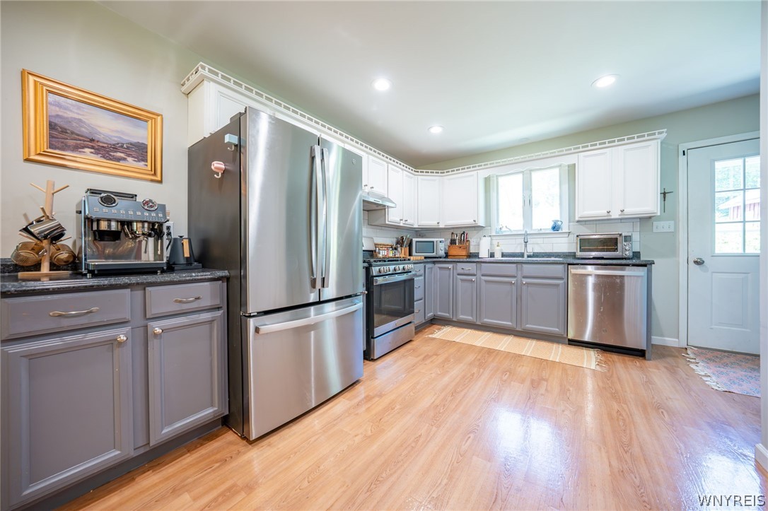 760 West Falls Road West Falls, NY 14170 - Photo 11 of 35