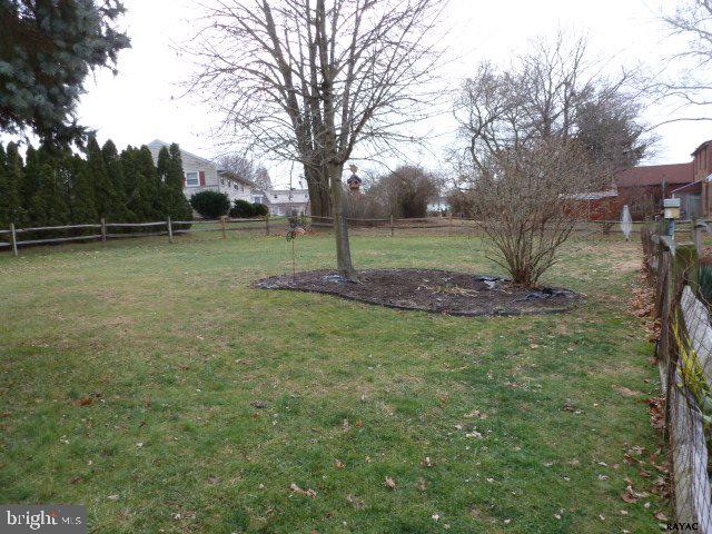 121 Freysville Road York, PA 17406 - Photo 3 of 11 Gallery Image 3